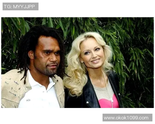 世界足球明星的妻子们：她们背后的故事与生活点滴